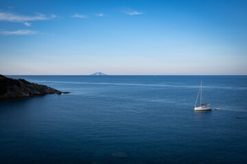 Fototapeta premium Montecristo visto dall'Isola d'Elba