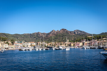 Fototapeta na wymiar Porto Azzurro sull'Isola d'Elba in Toscana