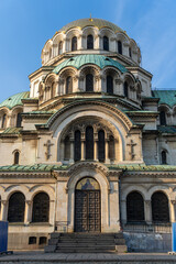 Fototapeta premium Alexander Nevski Cathedral in the city of Sofia in Bulgaria, with the light of dawn on a day with clear skies.