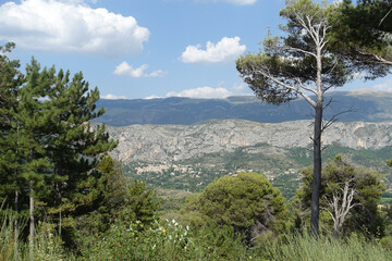 Fototapeta na wymiar Moustiers-Sainte-Marie, Provence