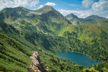 Blicka auf Scheiblsee und Rottenmanner Tauern (Großer Bösenstein) bei Hohentauern, Steiermark
