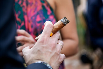 cerveza, refresco, abano, mano, fiesta, celebración, diversión, cuba, fumar, hombre, perjudicial, vicio, dedos, mano, fumador