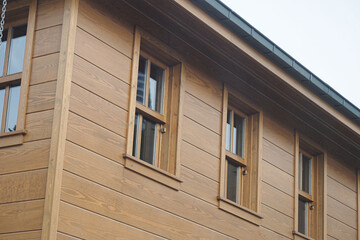 establish shot of a old wooden house 