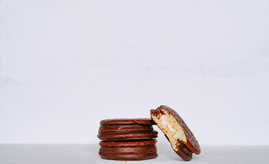 stack of chocolate cookies on the table, dessert of chocolate cookies, chocolate dessert, choco pie