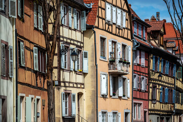 Fototapeta na wymiar Maisons à colombages dans la ville de Colmar en Alsace