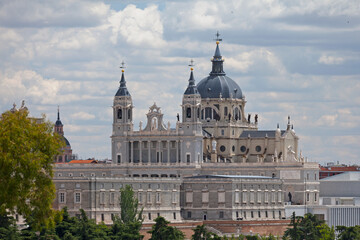 Obraz premium Almudena Cathedral in Madrid