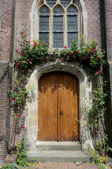 Fototapeta na wymiar Eingang der grote Kerk in Haarlem