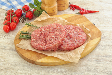 Raw pork cutlet for burger
