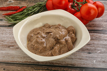 Soft chicken liver with cream
