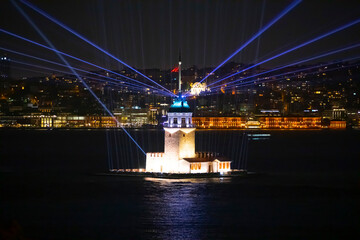 Fototapeta na wymiar The newly restored Maiden's Tower, a light show on the Sea of Marmara.