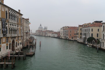 Fototapeta na wymiar Canal in the beautiful Italian city of Venice