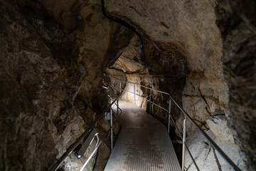 鉱山 龍河洞 鍾乳洞 青の洞窟 神秘的 歴史 地下 洞窟