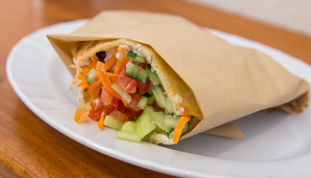 Falafel wrap with vegetables