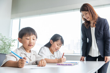 塾の講師と生徒　cram school