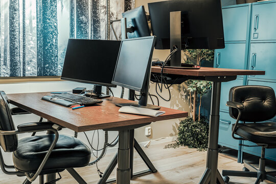 Height adjustable desk and computer