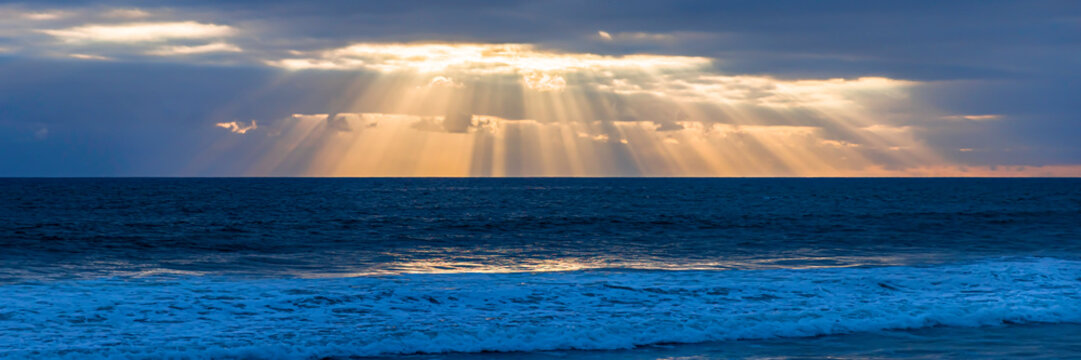 Sun rays at sunset - Moonlight Beach, Encinitas, CA