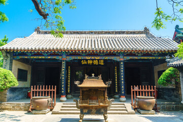 Fototapeta premium Summer scenery of Shandong Yantai Penglai Pavilion scenic area, Tianhou Palace