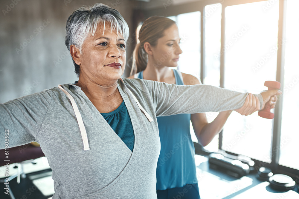 Poster Dumbbell, physiotherapy and old woman with personal trainer for fitness, wellness or rehabilitation. Health, workout or retirement with senior patient and physiotherapist in gym for support training