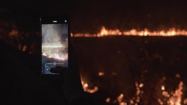 take pictures of a fire on a mobile phone