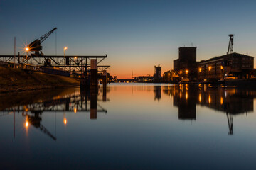 Rheinhafen, Hafen, Industrie, Krane, Sonnenuntergang, Spiegelung