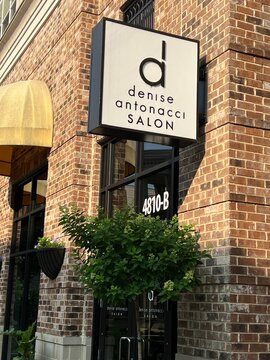 Exterior of the Denise Antonacci Salon in upscale South Park in Charlotte, NC