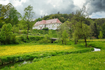 Obraz premium Schloss Ehrenfels im Glastal bei Hayingen im Landkreis Reutlingen