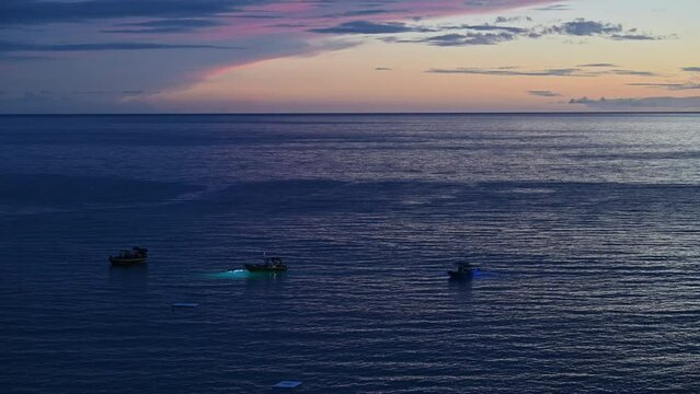 Snorkel boats set up for manta ray viewing.