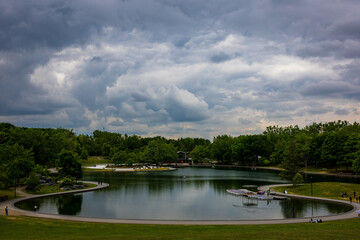 Fototapeta premium Beaver Lake on Mount Royal, nature in the heart of the city