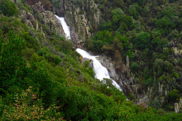 Fototapeta na wymiar Pure water waterfall in Las Hurdes