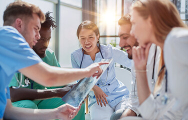 Obraz premium Group of Doctors and nurses Concept Teamwork in hospital for success work and trust in team
