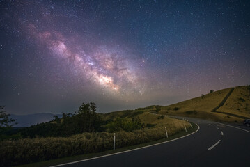天の川に続く道