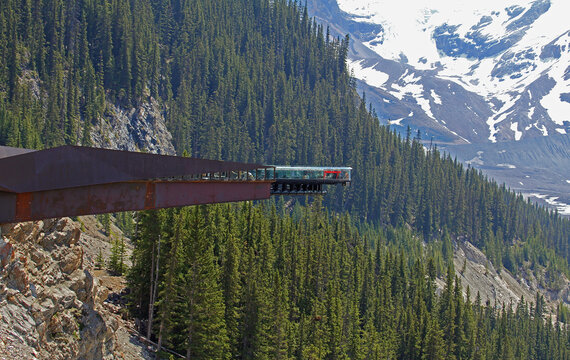 Skywalk on Icefield Parkway, Canada