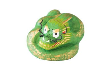 透明背景に干支の龍の置物