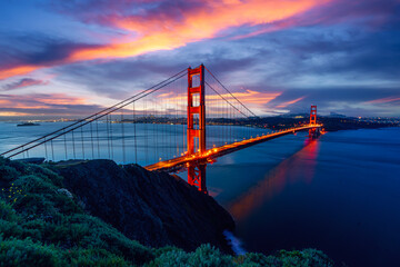 Fototapeta premium Golden Gate Bridge over San Francisco Bay