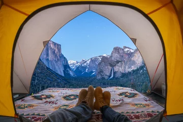 Zelfklevend Fotobehang traveller sleep in tent with yosemite national park view © anekoho