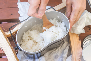 アウトドア。はんごうでごはん　rice cooker for outdoor and camping