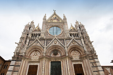 Fototapeta na wymiar exteriors and details of Siena cathedral, Siena, Italy