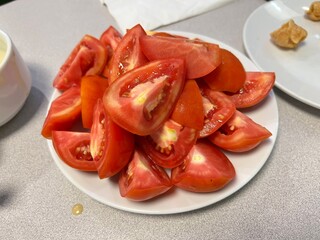 Mixed salad with fruits and pancake