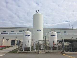 R410A devant une usine