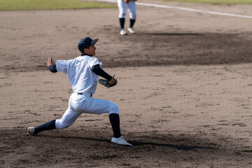 左ピッチャーの投球モーション