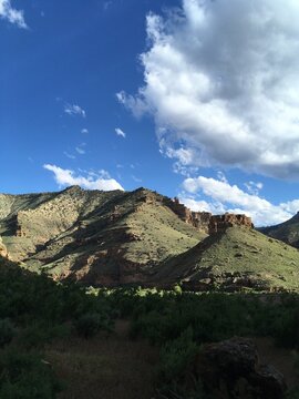 Sun on mountain in 9 Mile Canyon UT