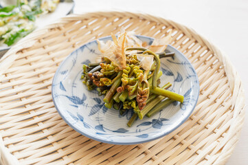 わらびのおひたし