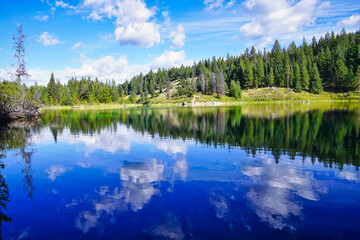 Obraz na płótnie Canvas A Pristine Lake in the Valley of Five Lakes Region trek near Jasper in the Canada Rockies