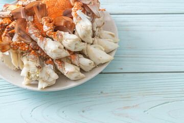 Steamed blue crab with spicy seafood sauce