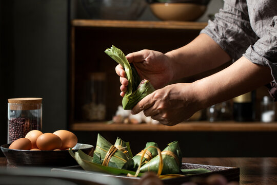 Making Zongzi for Duanwu festival 