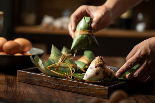 Making Zongzi for Duanwu festival 