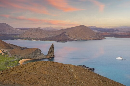 Pinnacle rock and summit hike Galapagos