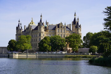 Fototapeta na wymiar anorama vom Schloss am Schweriner Innensee, Schwerin, Mecklenburg-Vorpommern, Deutschland