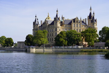 Fototapeta na wymiar anorama vom Schloss am Schweriner Innensee, Schwerin, Mecklenburg-Vorpommern, Deutschland