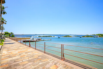 Obraz premium 初夏の前島から見た前島橋 熊本県上天草市 Maejima Bridge seen from Maejima in early summer. Kumamoto Pref, Kamiamakusa City.